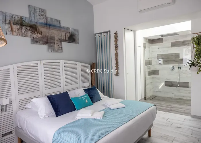 Logis La Chaize Hotel 3*