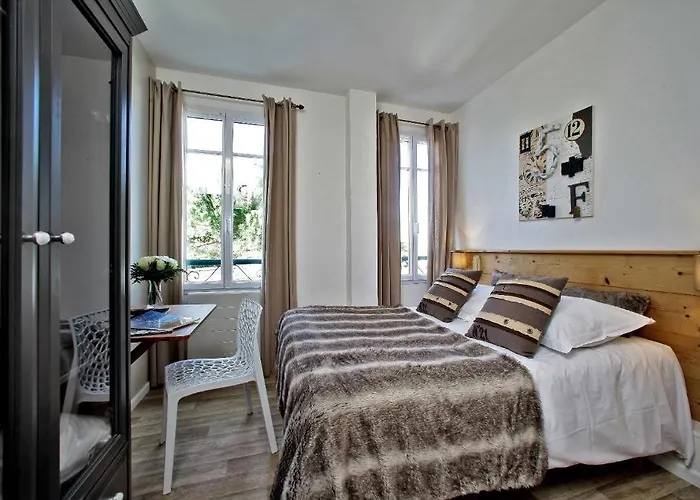 Logis La Chaize Hotel