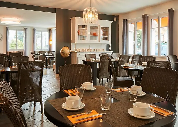 Logis La Chaize Hotel