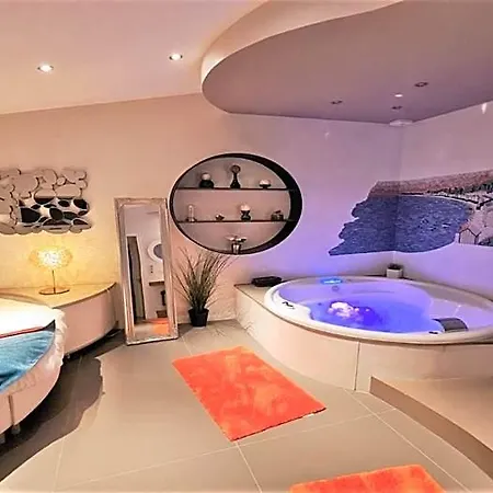 Logis La Chaize Hotel 3*