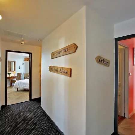 Logis La Chaize Hotel