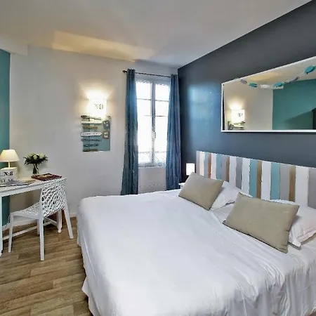 Logis La Chaize Hotel 3*