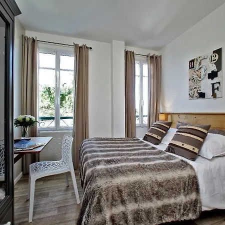 Logis La Chaize Otel