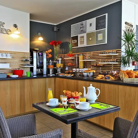 Logis La Chaize Hotel