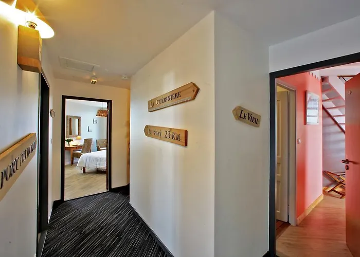 Logis La Chaize Hotell