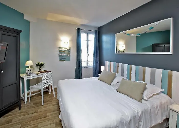 Logis La Chaize Hotel 3*