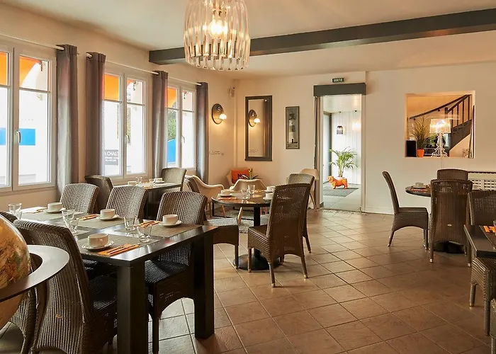 Logis La Chaize Hotel